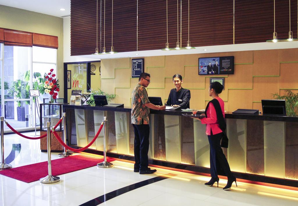 Mercure Surabaya Exterior foto