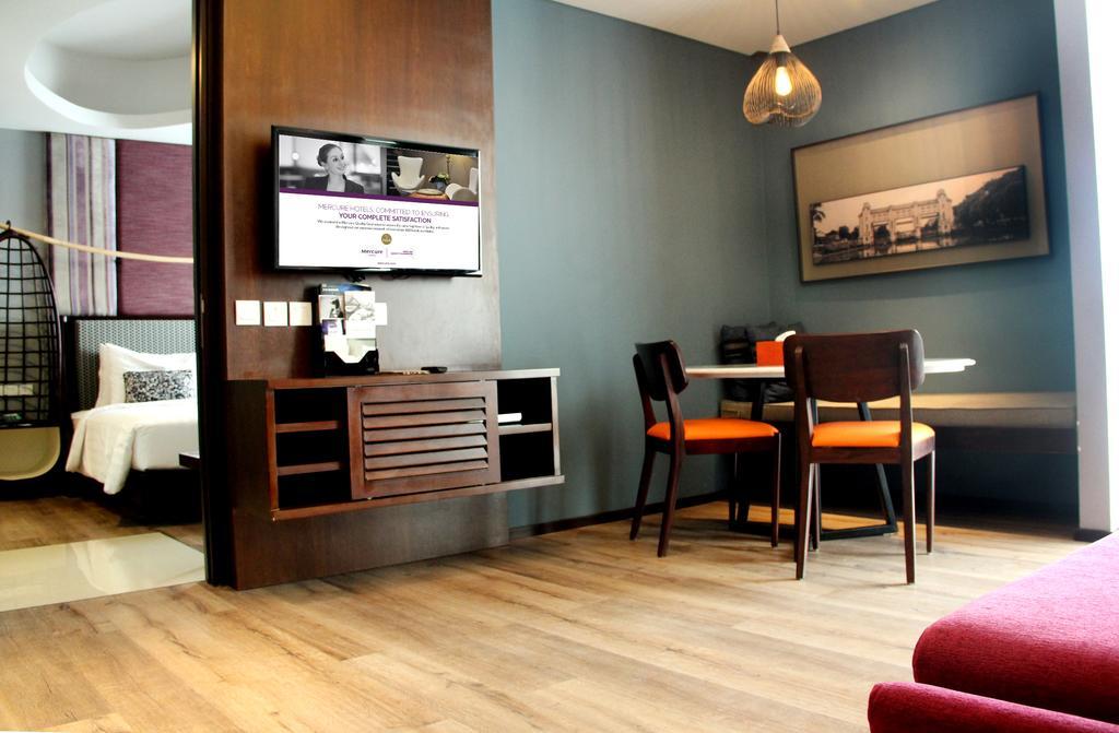 Mercure Surabaya Exterior foto